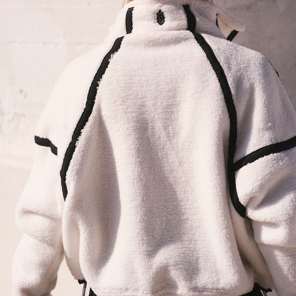 NWT FP Movement Women's Mountain High Fleece 1/2 Zip - Picture 4 of 8